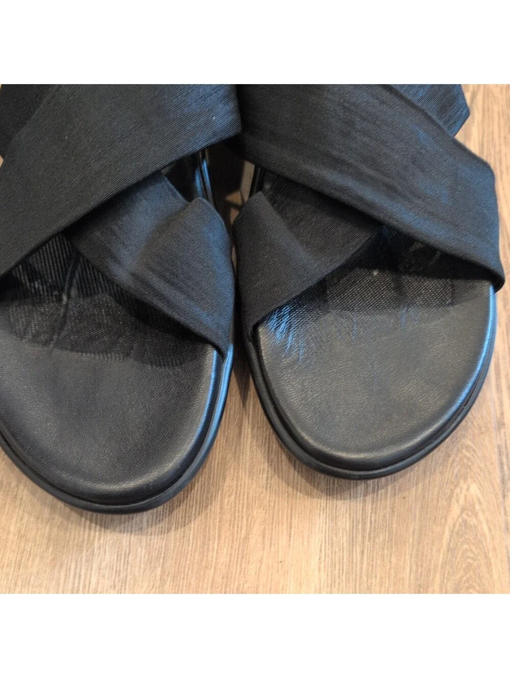 Munro Tech American black criss-cross walking low wedge slide sandals 8 comfort